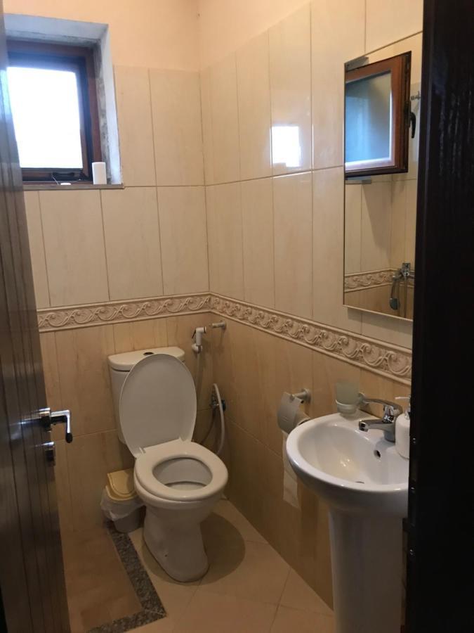 Bujtina Hader Xhebro Hostel Tepelena Kültér fotó